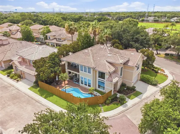 320 Harborside Circle, Kemah, TX 77565