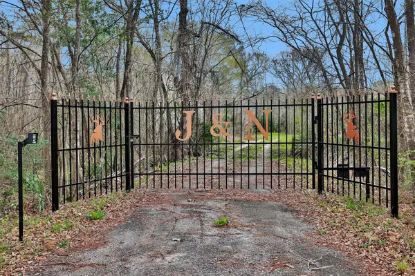 21948 Stillwater Blvd, Montgomery, TX 77316