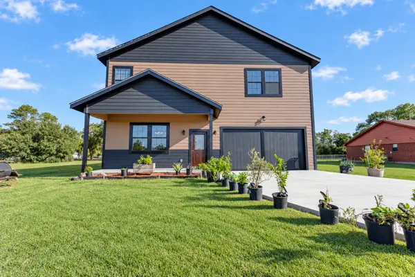811 Bard Street, El Campo, TX 77437