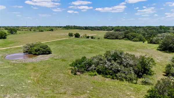 2170 Langdon Road, Weimar, TX 78962