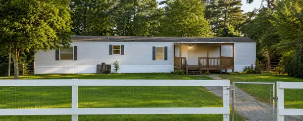 16202 Beaver Ln, Magnolia, TX 77355