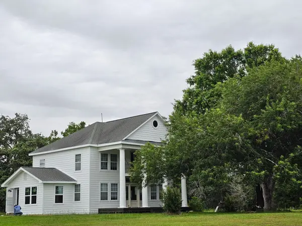 27 Cotton Bayou Circle, Cove, TX 77523