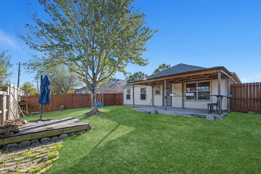 3115 Centennial Village Drive, Pearland, TX 77584 - Image #2