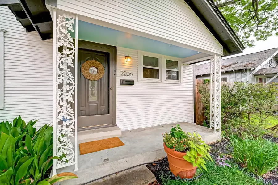 2206 Singleton Street, Houston, TX 77008 - Image #2