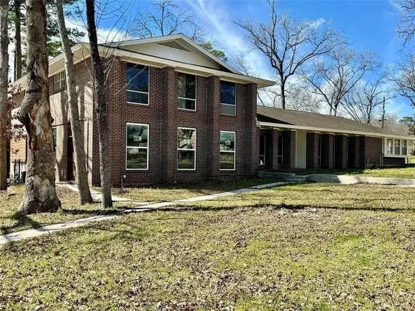 200 Broken Bough Lane, Conroe, TX 77304
