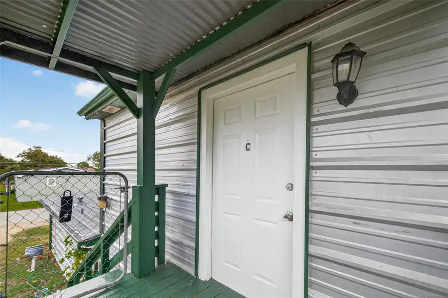 105 Clear Lake Road, Highlands, TX 77562 - Image #3