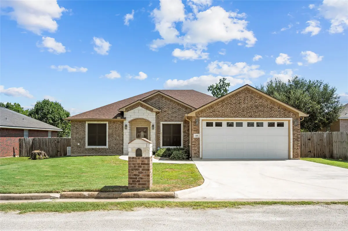 600 Olde Oaks Circle, Madisonville, TX 77864 - #1