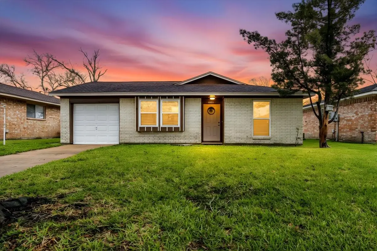 4811 Hannas Reef Drive, Bacliff, TX 77518 - #1