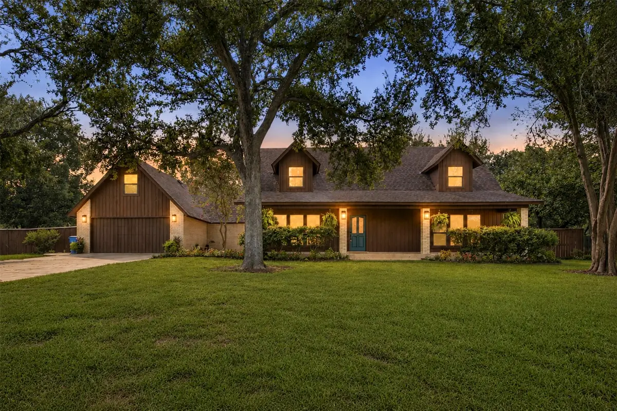 221 Montwood, Seguin, TX 78155 - #1