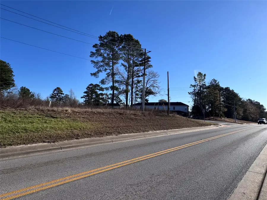 1980 Veterans Memorial Parkway, Huntsville, TX 77340 - Image #3