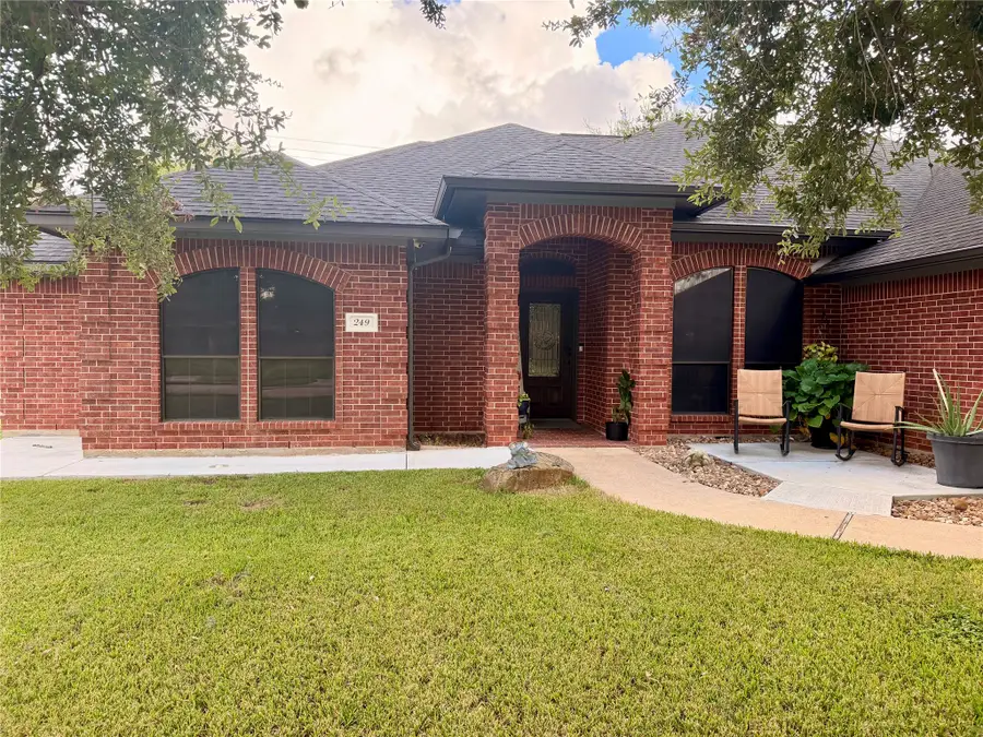 249 Chestnut Street, Lake Jackson, TX 77566 - #2