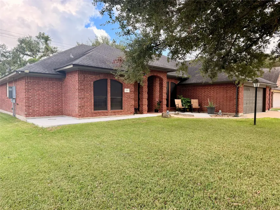 249 Chestnut Street, Lake Jackson, TX 77566 - #3