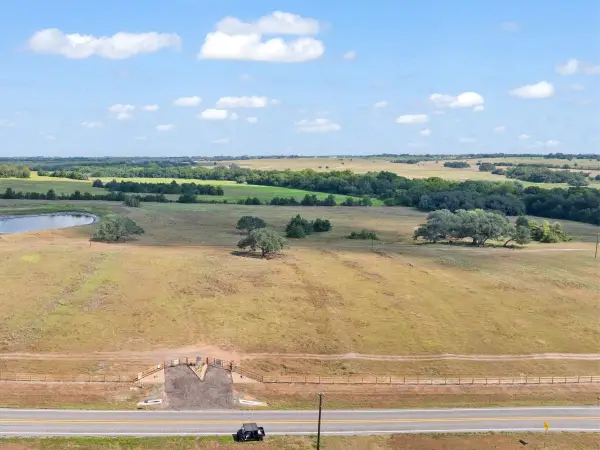 2955 Fm 956, Schulenburg, TX 78956