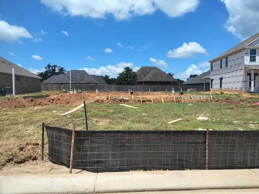 104 Lake Woodshore Court, Clute, TX 77531 - #2
