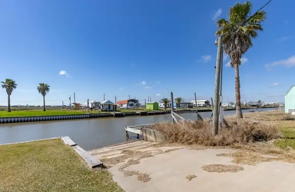 8080 Highway 457, Sargent, TX 77414