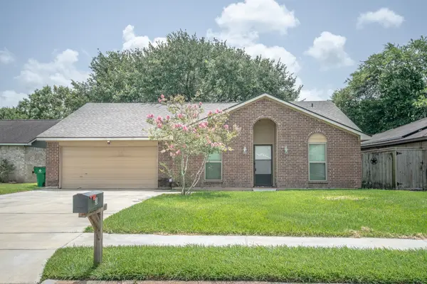 3 Lazybrook Street, Angleton, TX 77515