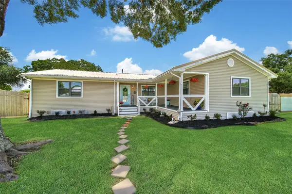 1800 Alvy Drive, La Porte, TX 77571