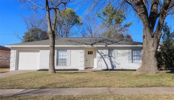 1106 Twin Falls Road, Houston, TX 77088