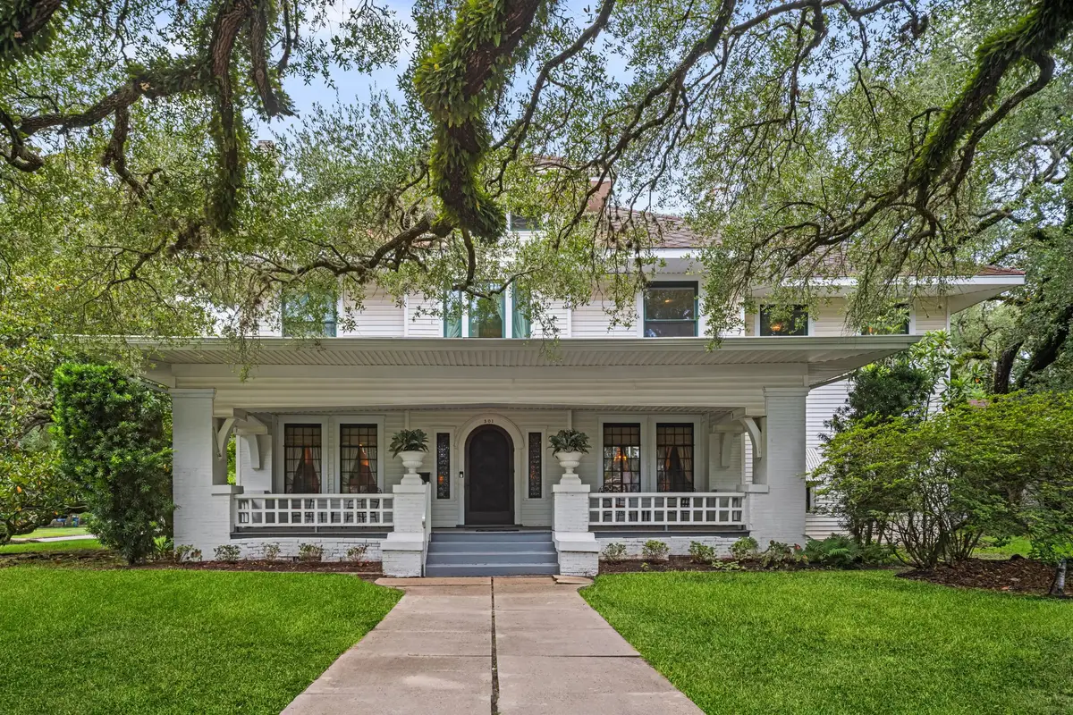 501 N Mccarty Avenue, Eagle Lake, TX 77434 - #1