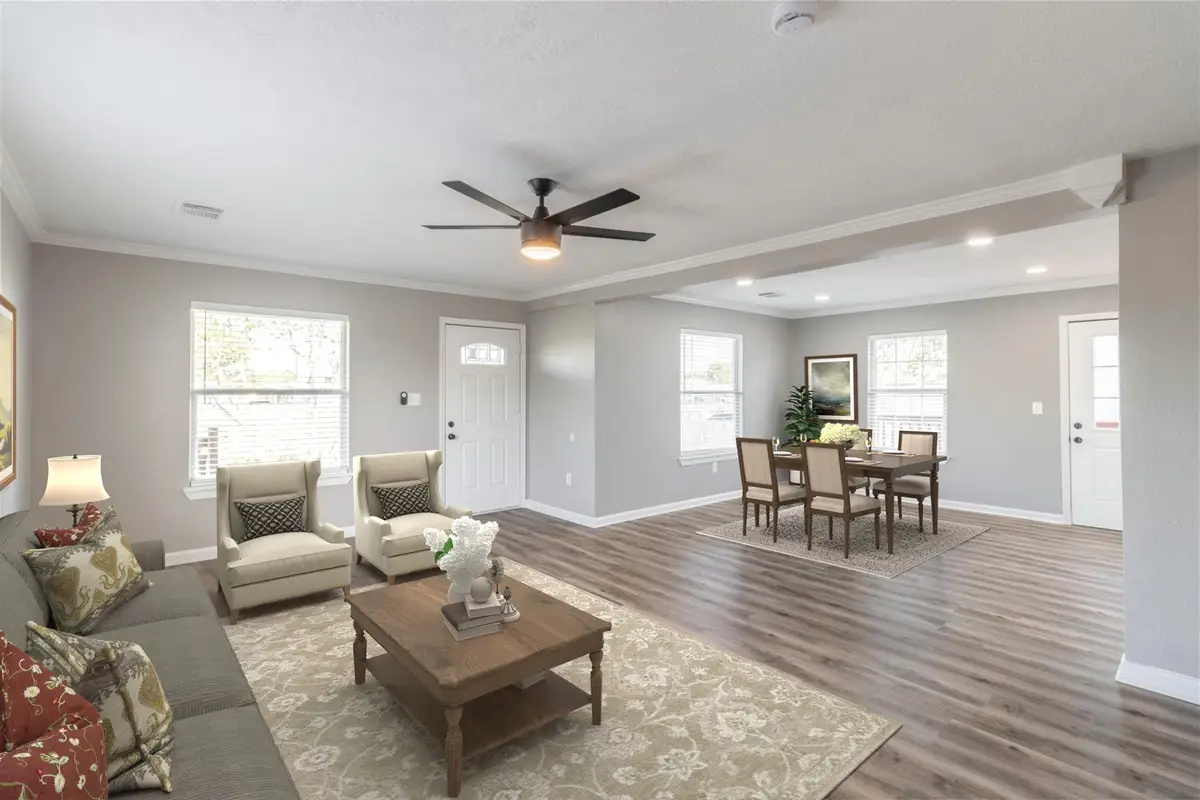 725 10th Street, Dickinson, TX 77539 - #1