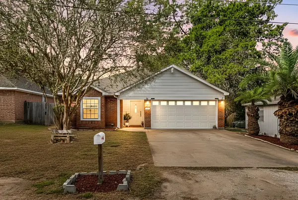 704 Charter Street, Columbus, TX 78934