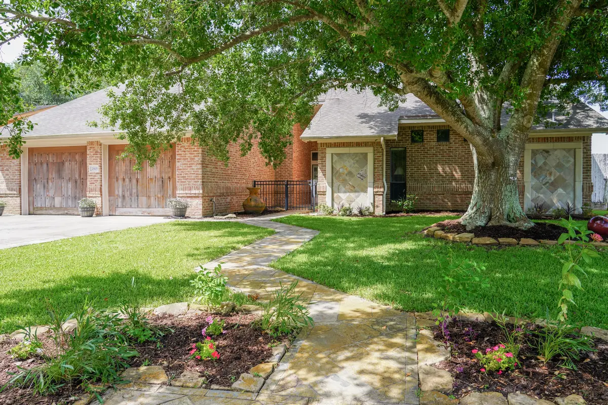 2915 Willow Creek Drive, El Campo, TX 77437 - #1