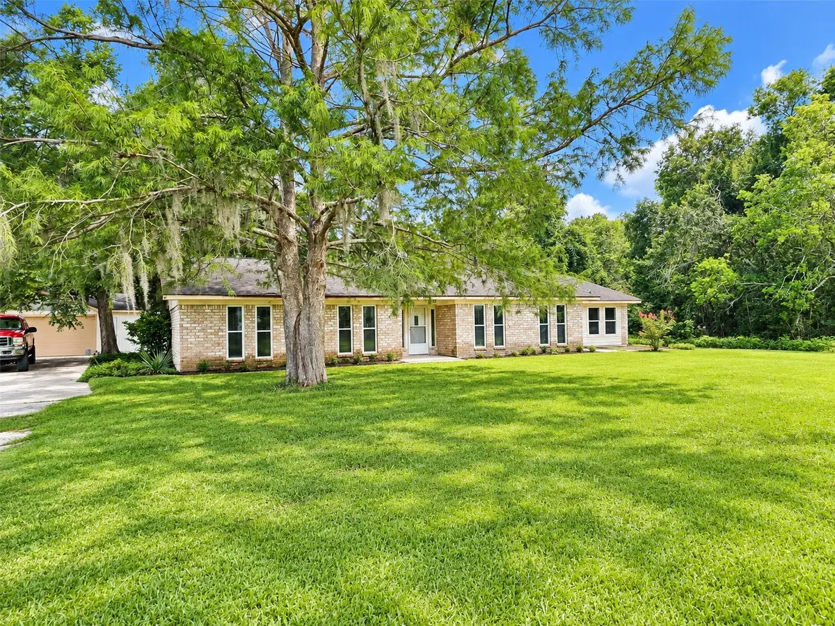 132 Otter Trail, Lake Jackson, TX 77566 - #1