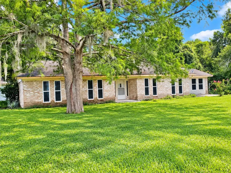 132 Otter Trail, Lake Jackson, TX 77566 - #2