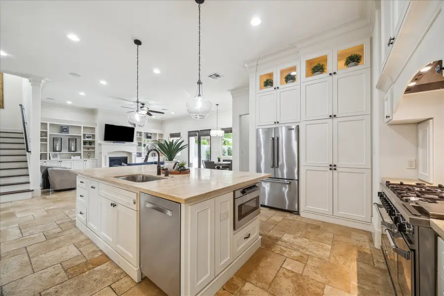 1249 Gardenia Drive, Houston, TX 77018 - Image #3