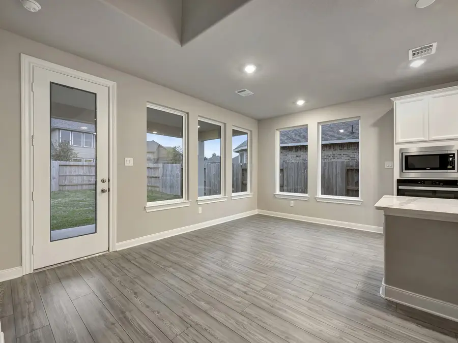 233 Raine Manor Court, Montgomery, TX 77316 - Image #3