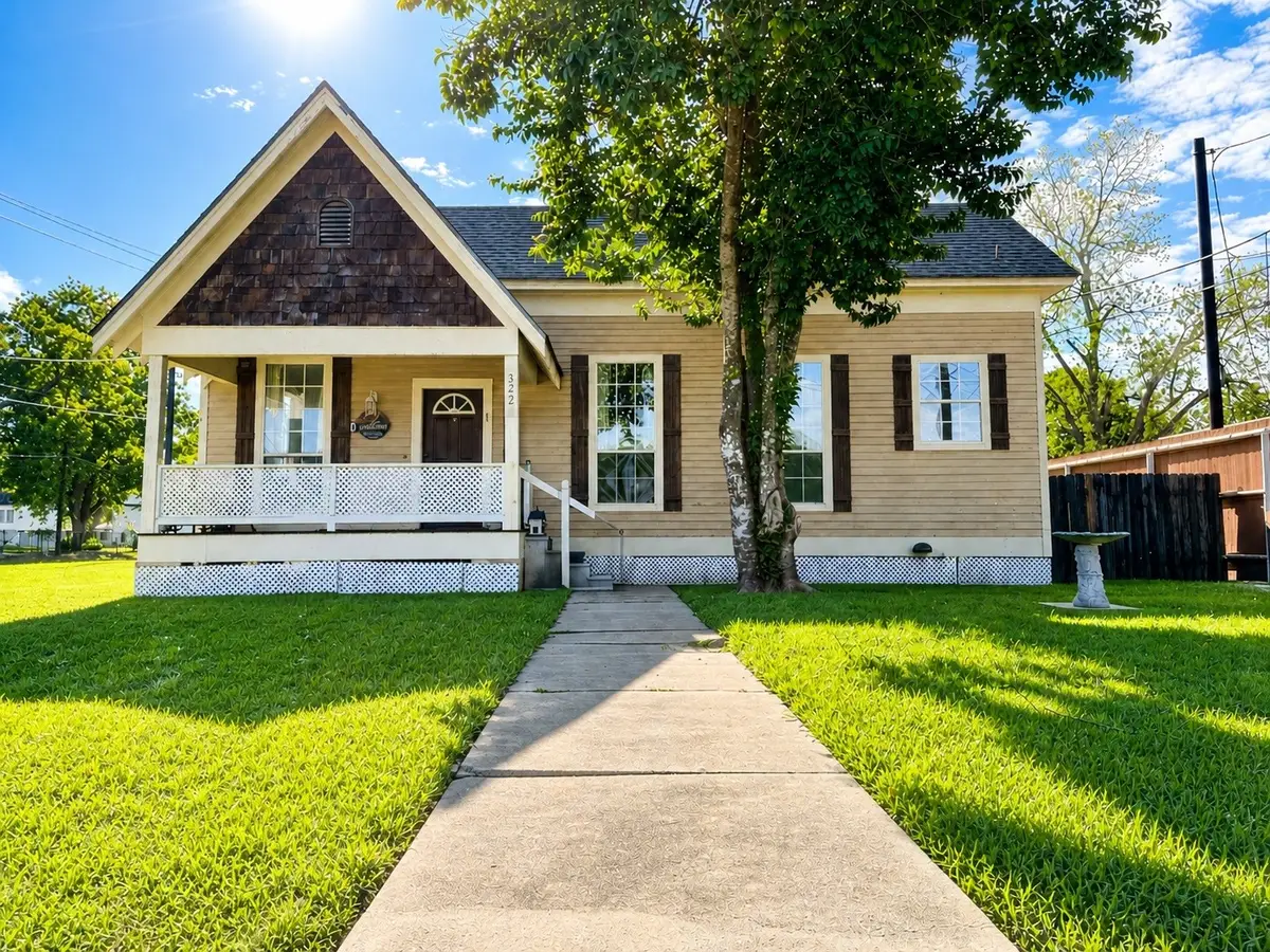 322 N Resident, Wharton, TX 77488 - #1