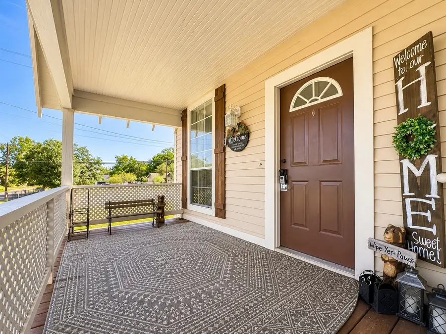 322 N Resident, Wharton, TX 77488 - #2