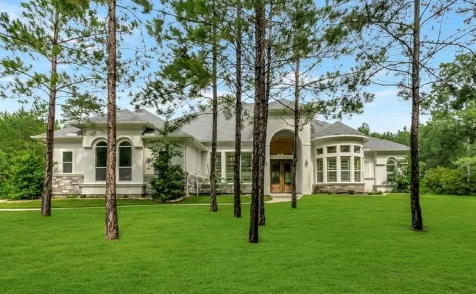 26214 Crown Court, Montgomery, TX 77316 - Image #1