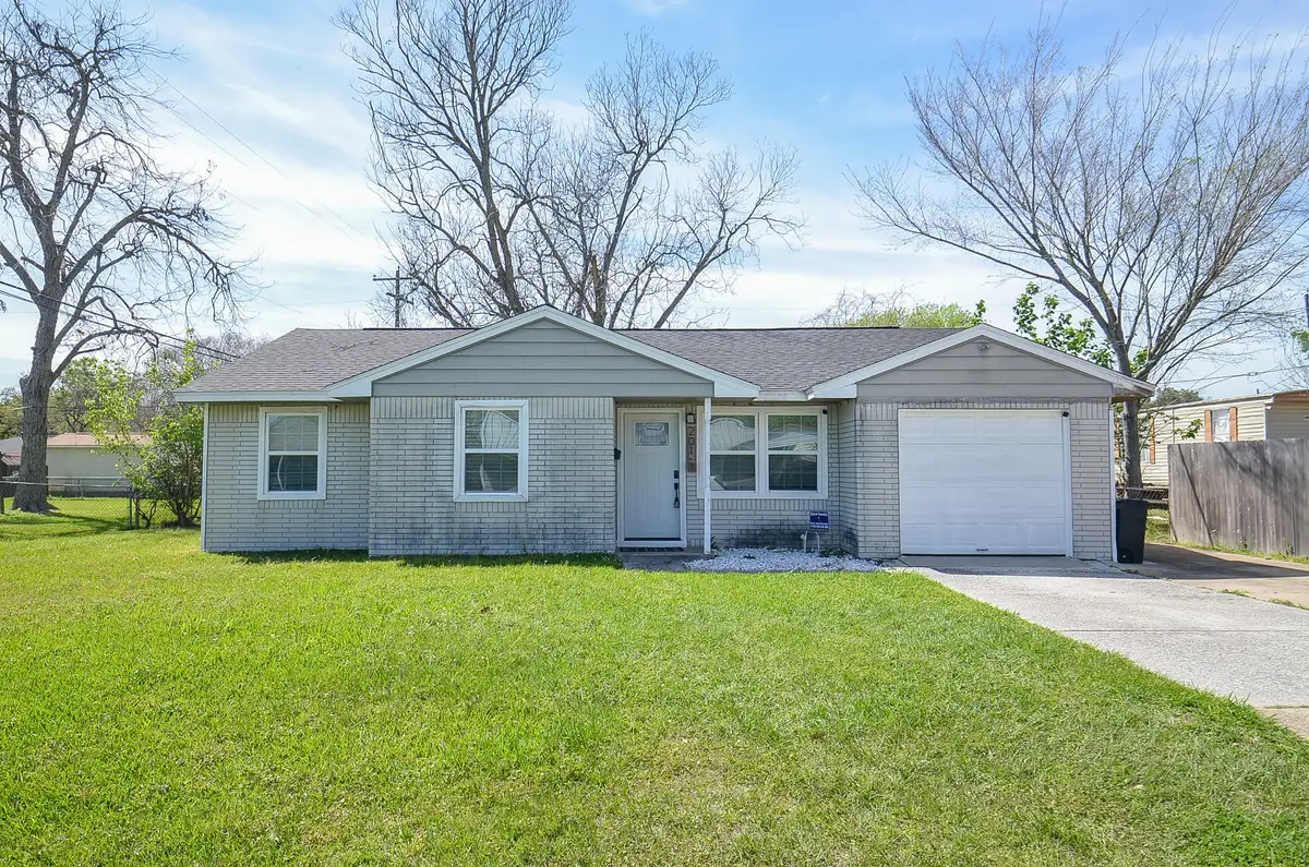 201 Inwood Lane, Highlands, TX 77562 - #1