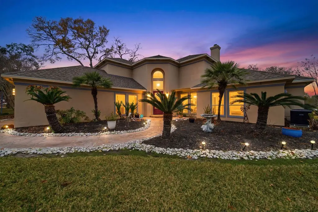 527 S Ohio Avenue, La Porte, TX 77571 - #1