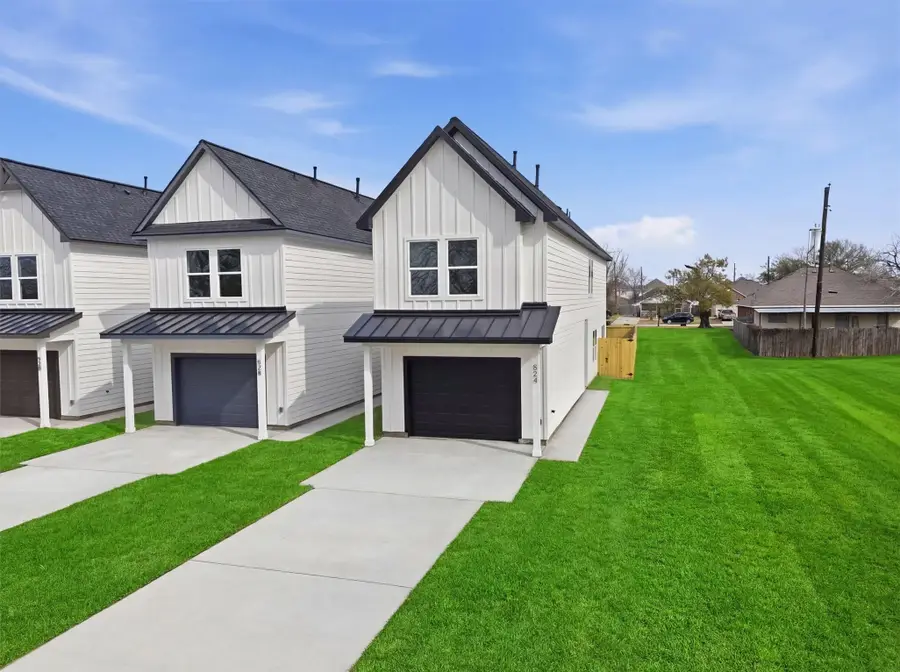 524 N 4th Street, La Porte, TX 77571 - #2