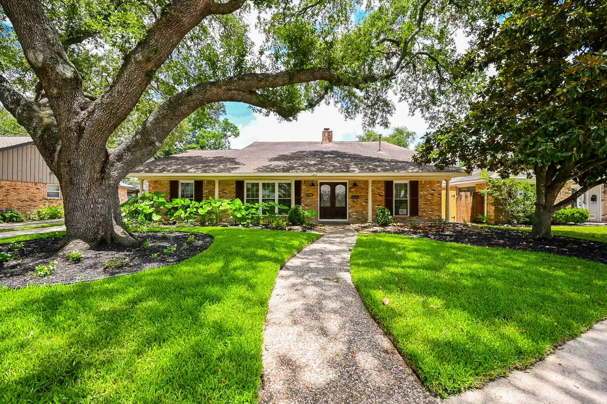 5906 Dumfries Drive, Houston, TX 77096 - Image #1