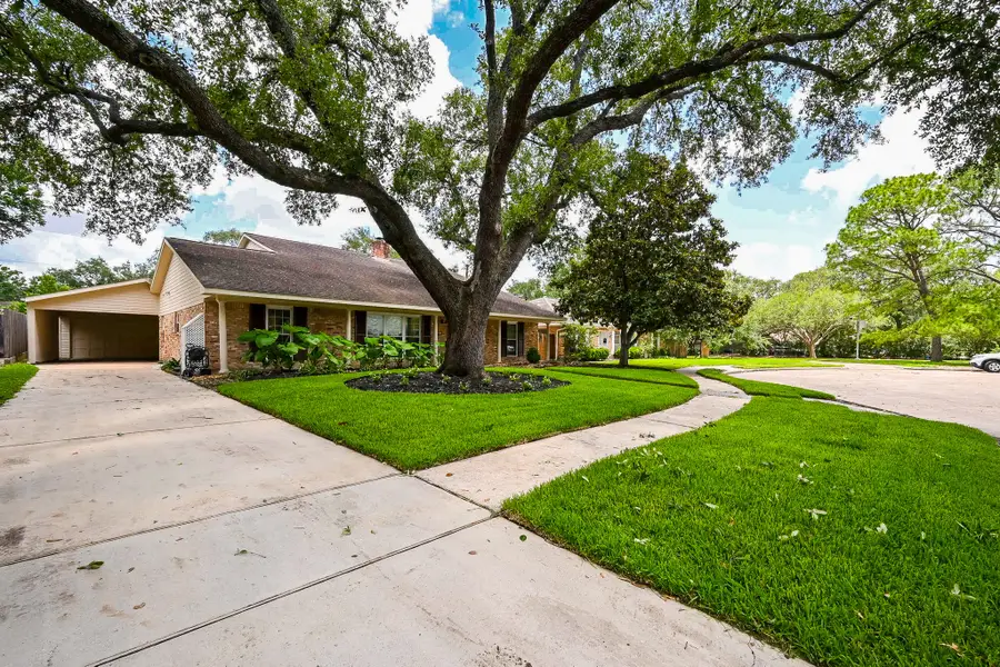 5906 Dumfries Drive, Houston, TX 77096 - Image #2