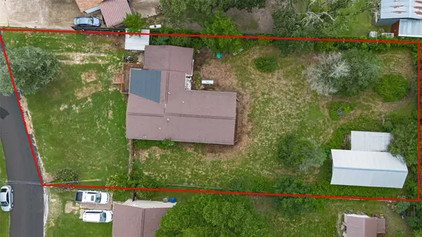 141 Town And Country Drive, Huntsville, TX 77320
