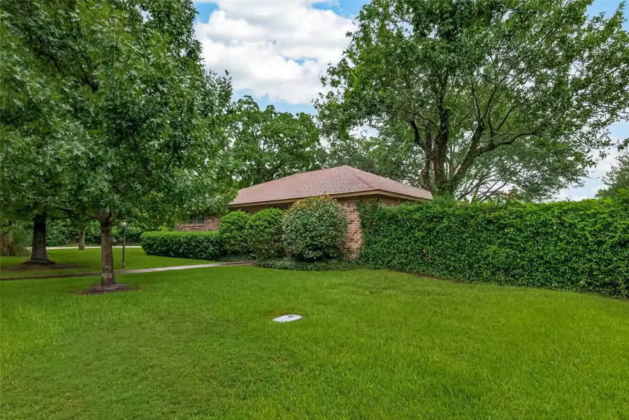 605 Julie Lane, Highlands, TX 77562 - #2