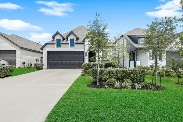 237 Trapper Creek Drive, Conroe, TX 77304