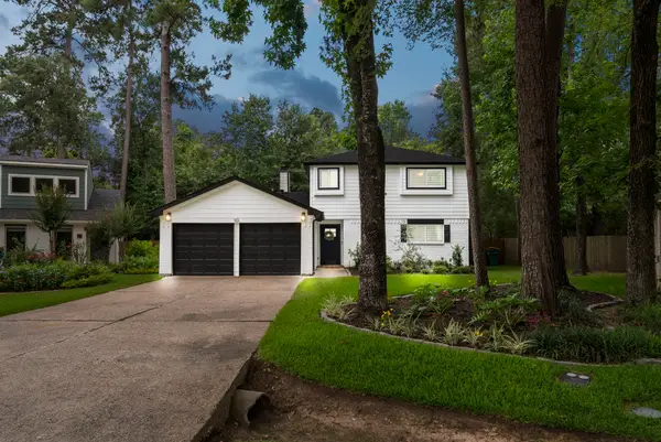 10 E White Willow Circle, Spring, TX 77381