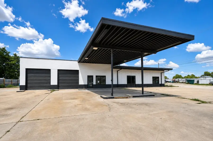 623 N Richmond Road, Wharton, TX 77488 - #2