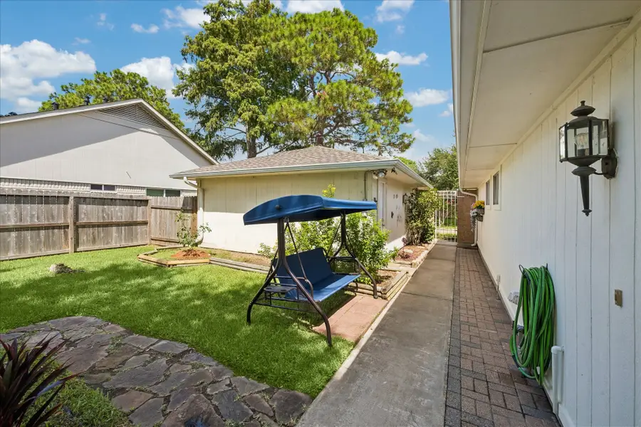 15714 Echo Hill Drive, Houston, TX 77059 - #3
