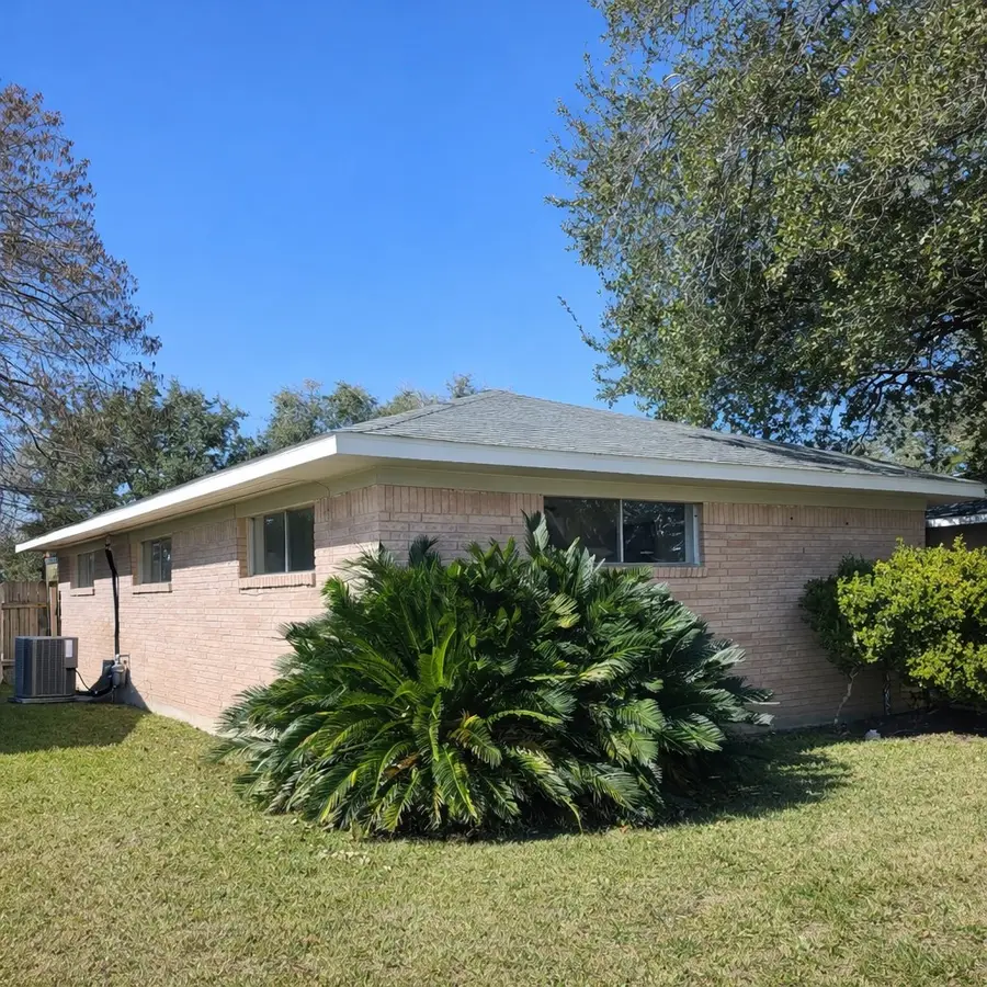 1820 Sunset Avenue, Bay City, TX 77414 - Image #2