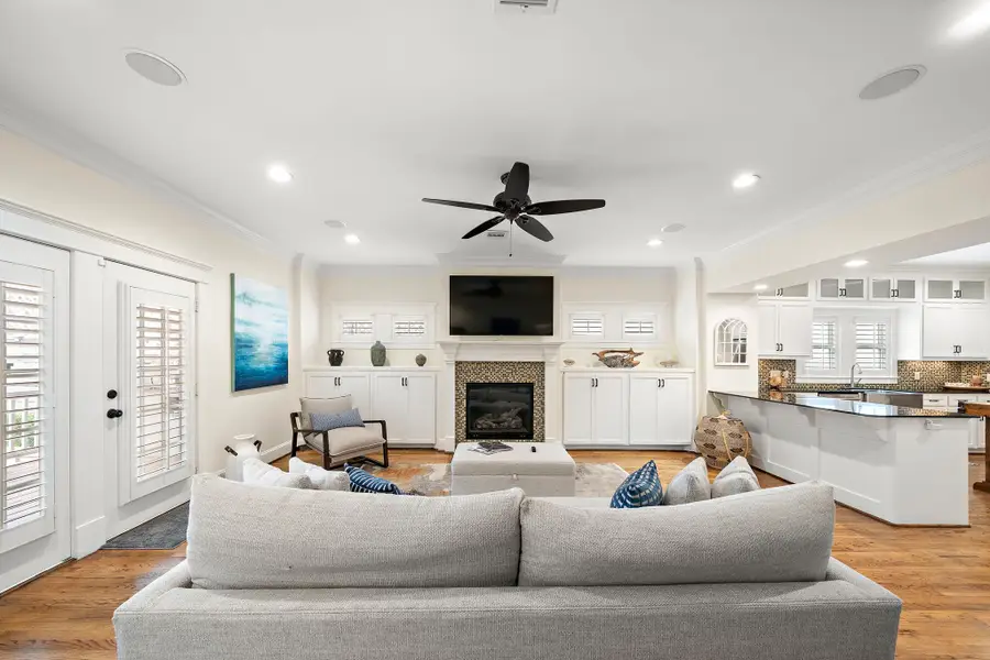 344 W 22nd Street, Houston, TX 77008 - Image #2