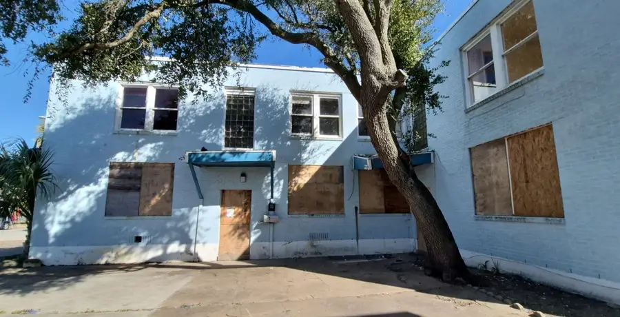 3609 Avenue S 1/2, Galveston, TX 77550 - #3