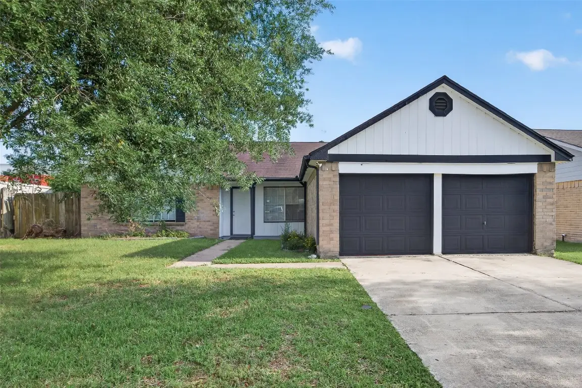 8203 Lone Quail Drive, Stafford Missouri City, TX 77489 - #1