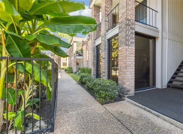 7555 Katy Freeway #50, Houston, TX 77024