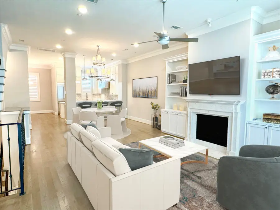 5327 Paseo Caceres Drive, Houston, TX 77007 - Image #2